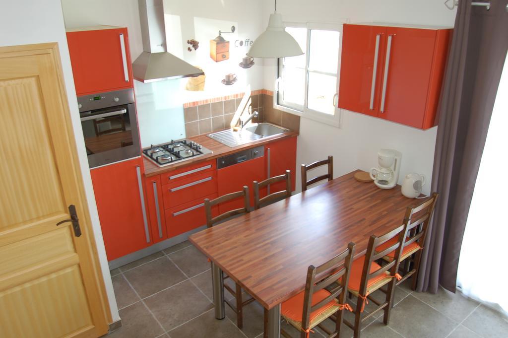 Whitley Cottage Condette Екстериор снимка