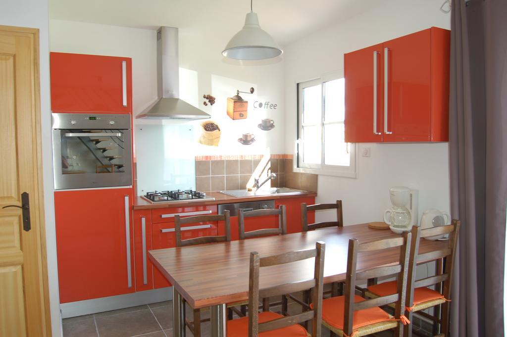Whitley Cottage Condette Екстериор снимка