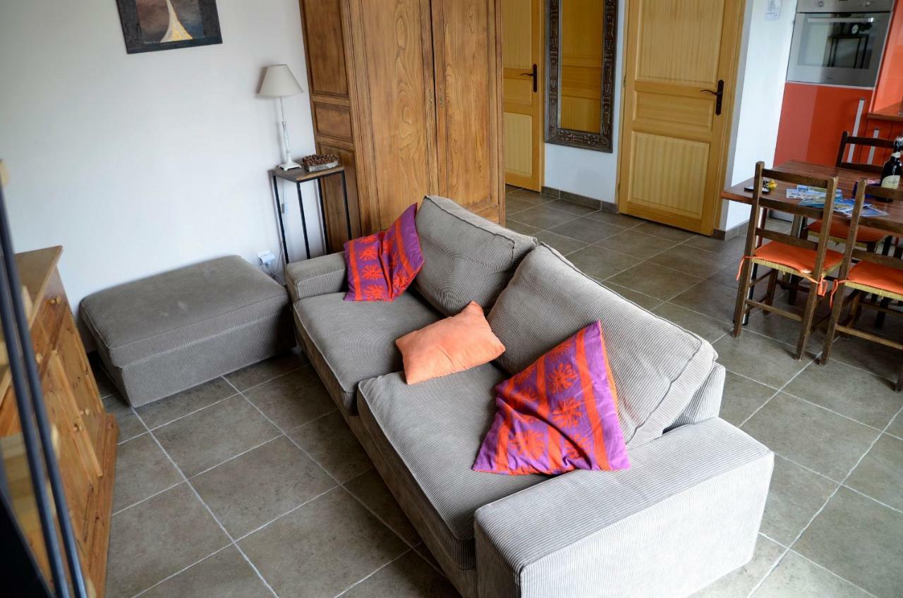 Whitley Cottage Condette Екстериор снимка